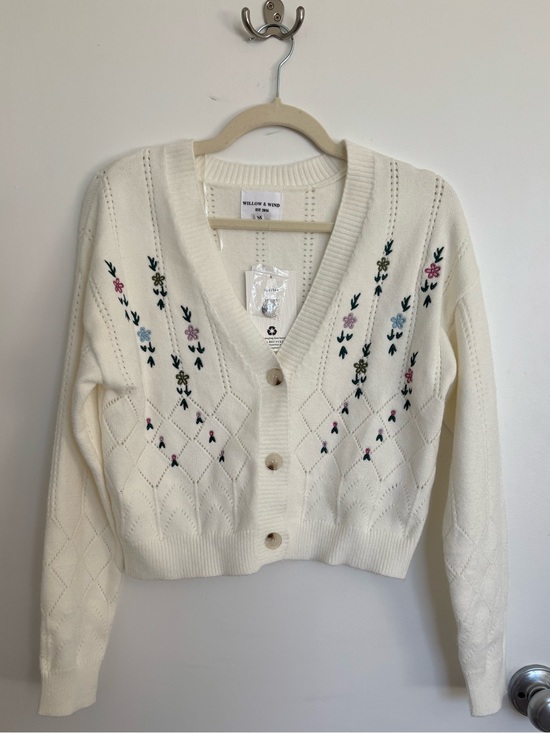 Willow & Wind Sweaters - NWT Cream Floral Knit Button-Front Cardigan